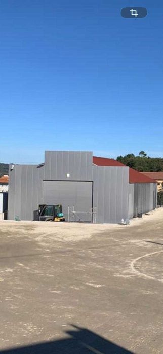 Vendo estrutura de pavilhão 15mx12m, para desocupar