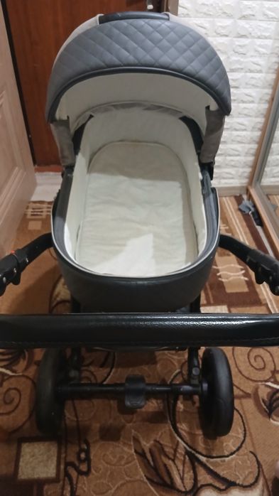 Продам коляску 2 в 1