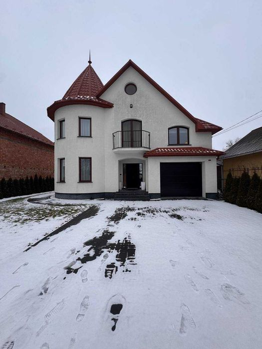 Продається великий двоповерховий будинок Новоселиця, 25км до Чернівців