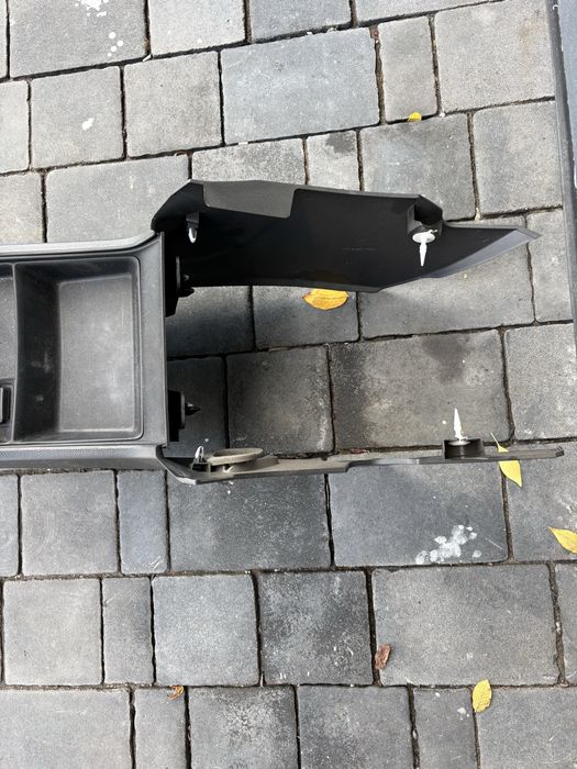 Ford Mondeo MK5 tunel środkowy kompletny