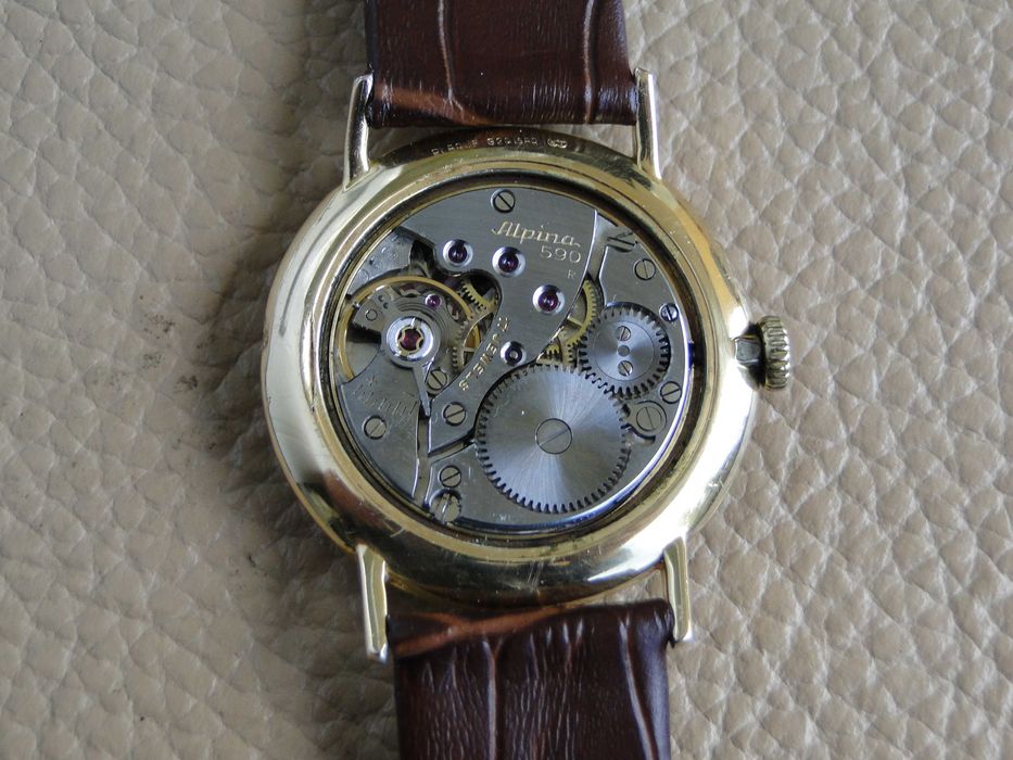 Alpina - piękny szwajcarski garniturowiec