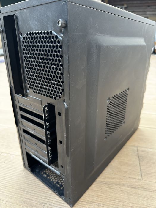 Caixa de Computador - Cooler Master