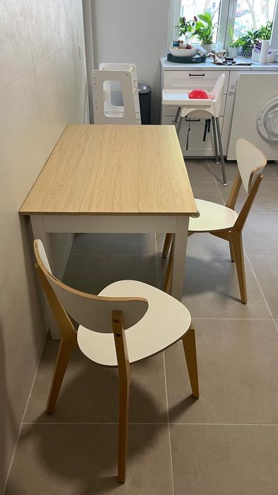 Mesa de jantar + 2 cadeiras
