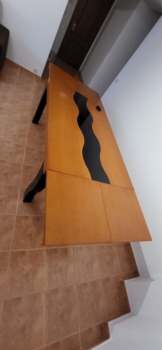 Mesa de madeira extensivel para sala