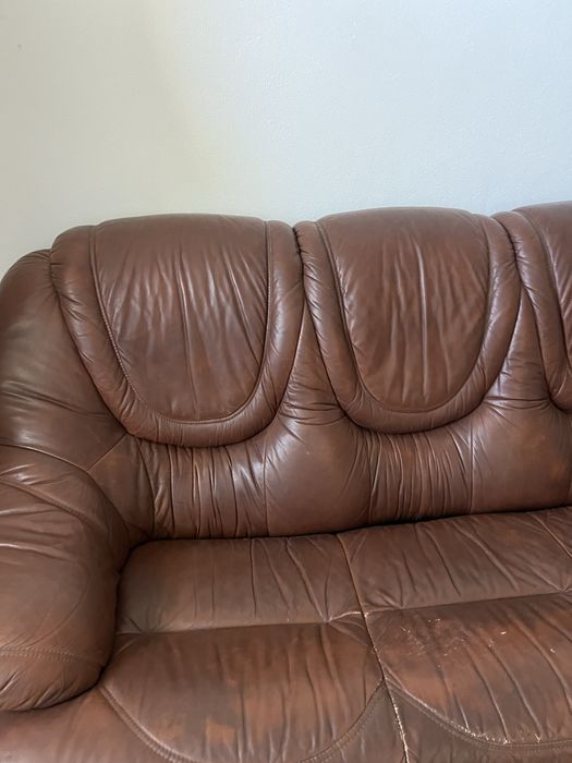 Conjunto de 2 sofas em pele