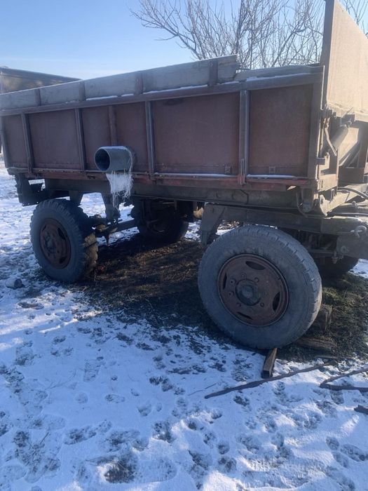 Причеп  ЗІЛ на кругу