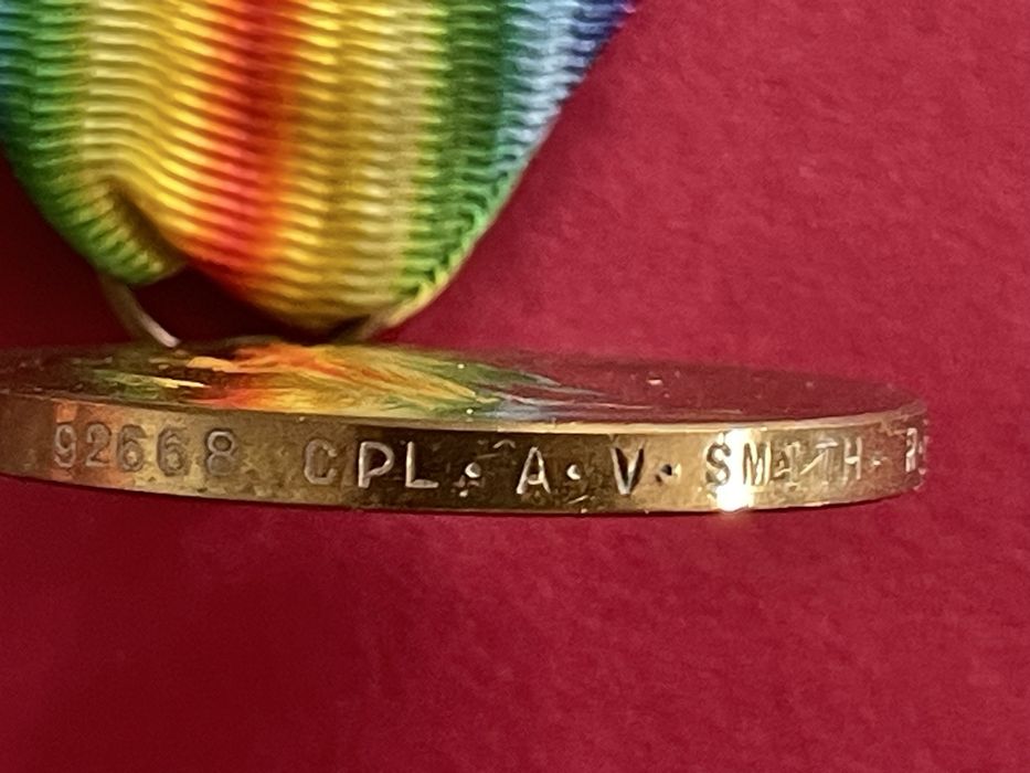 Zestaw sygnowanych medali brytyjskich kapral saper miniaturki baretki