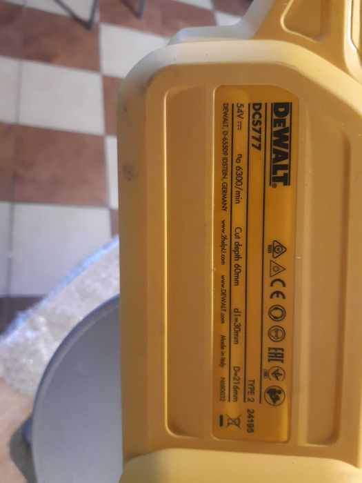 DeWALT DCS777 Ukośnica akumulatorowa 54 V