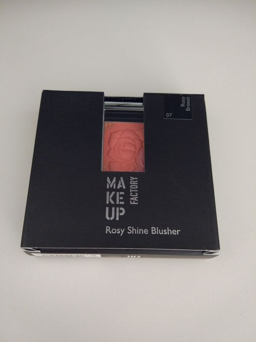 Blusher, Batom, Iluminador Makeup Factory NOVO