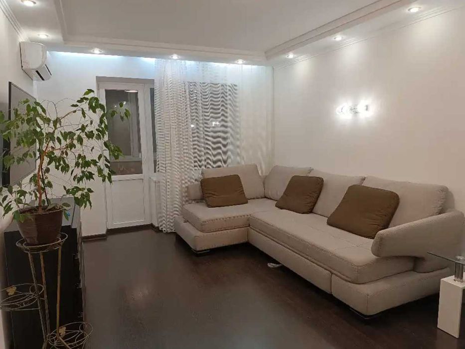 Продам 2к. квартиру пр-т О. Поля 42