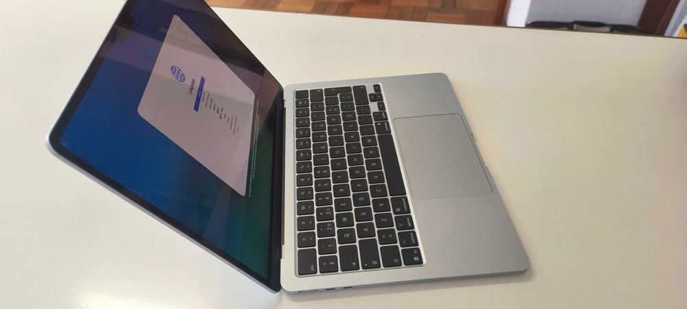 NOVO - Apple MacBook Air 13" M5 10-core CPU 8-core GPU 16GB 512GB SSD macOS Sky blue COMO NOVO.