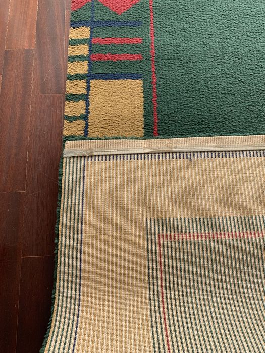 Selling 2 carpets with identical patterns424680902005237764