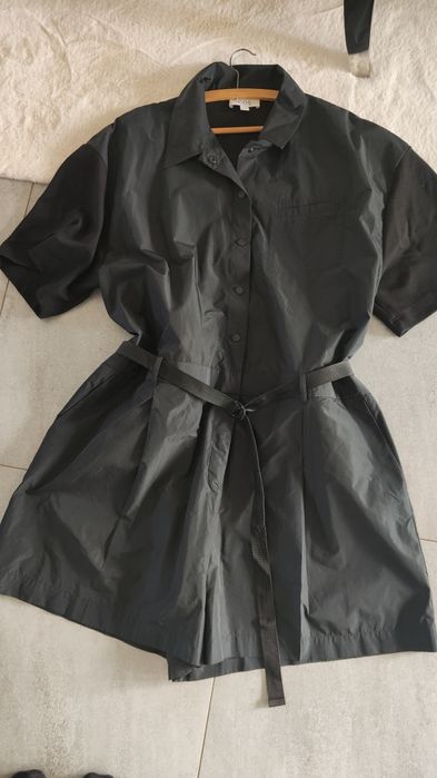 Piękny czarny kombinezon COS nowy