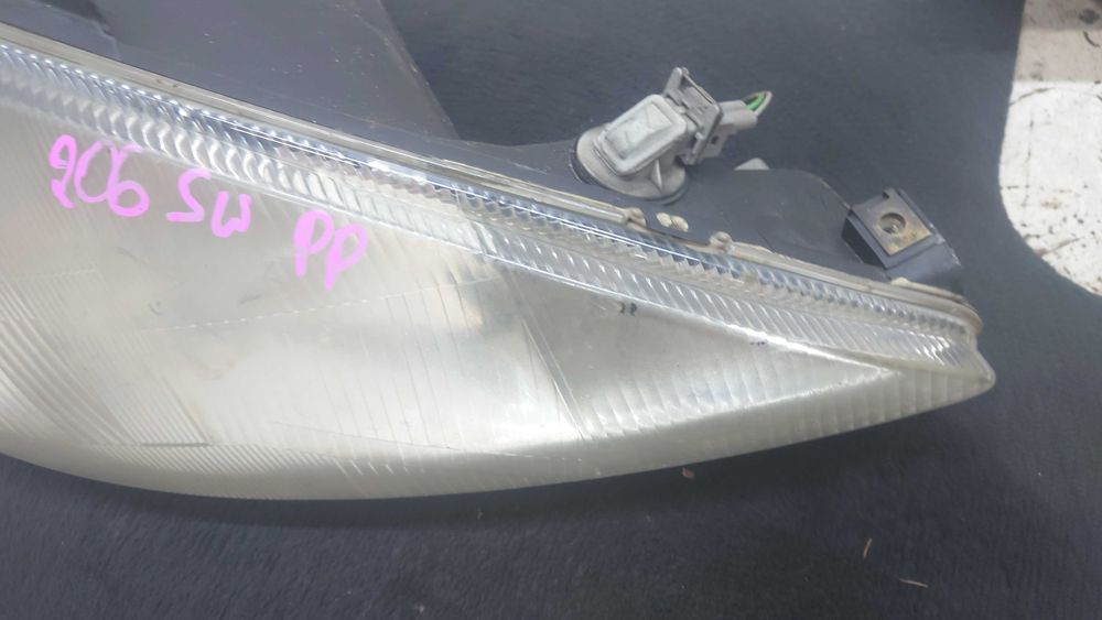 Peugeot 206 Lampa Reflektor Prawy Przód Przedni Prawa Przednia