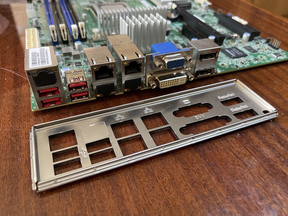 Потужний комплект Xeon w1290e + SM X12SCZ-TLN4F