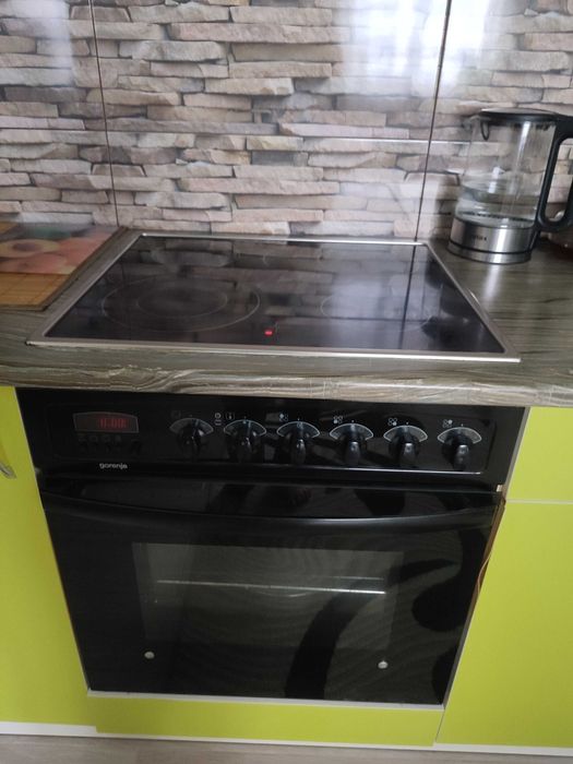 Духовой шкаф со съёмной варочной поверхностью Gorenje