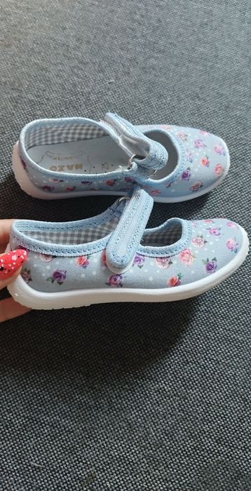 Pantofelki do przedszkola nowe bez metki