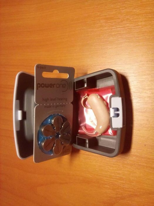 Продаю завушний слуховий апарат