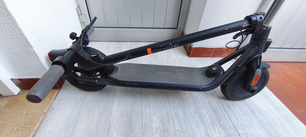 Trotinete Elétrica Segway Ninebot KickScooter F25E ||