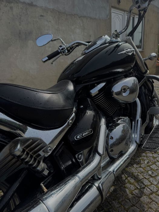 Suzuki Intruder C800