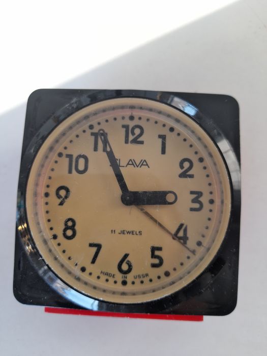 Годинники настольні,наручні