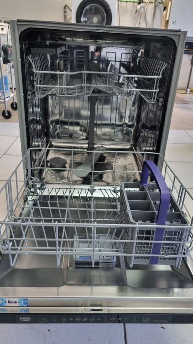 Máquina de Lavar Loiça Beko DIN36420 – Excelente Estado