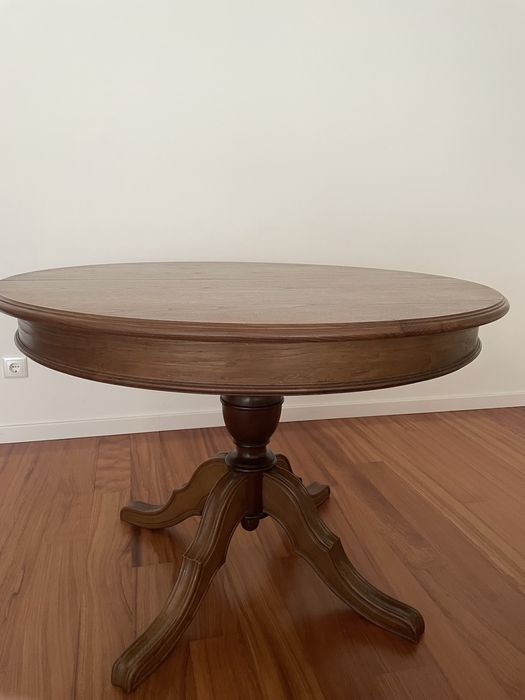 Mesa madeira de castanho com 6 cadeiras