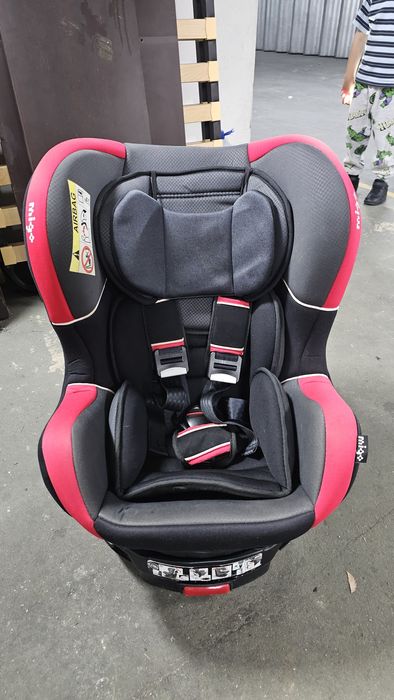 Cadeira auto marca Migo 360° 0-18kg (4 anos), com ISOFIX.