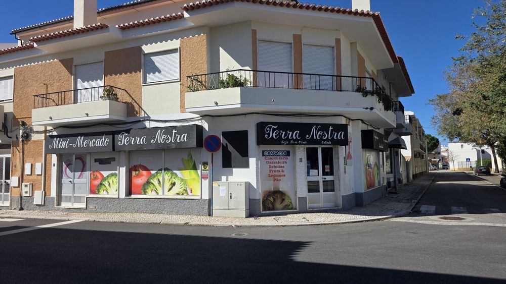 Minimercado c/ Cozinha Industrial (80m²) – Centro do Entroncamento