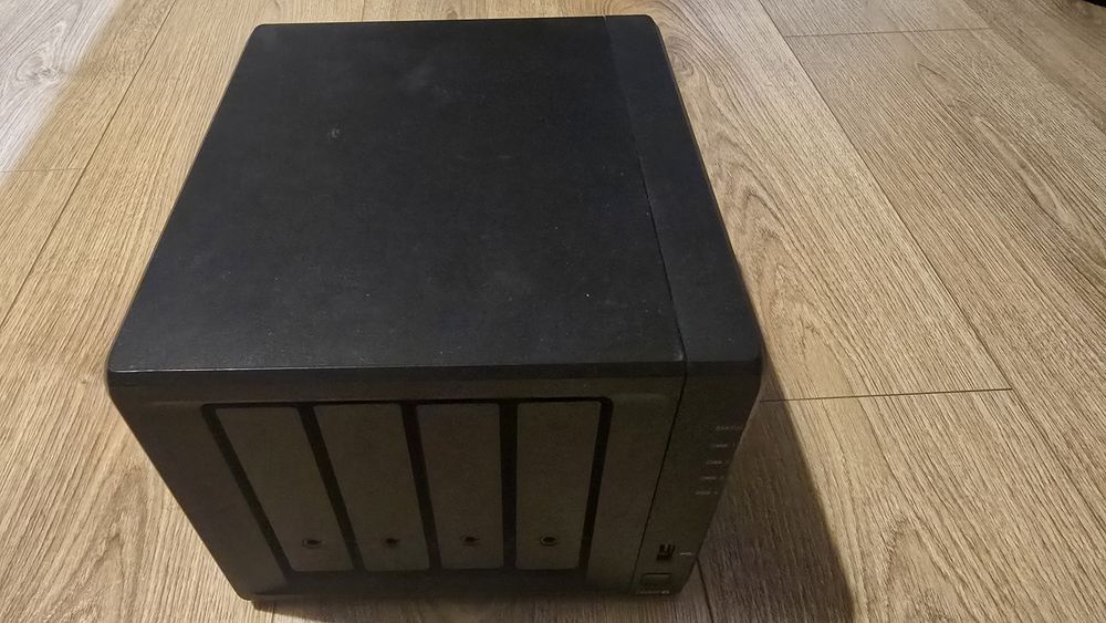 Serwer plików Synology DS920+ 2x1GB LAN 12 GB RAM NAS