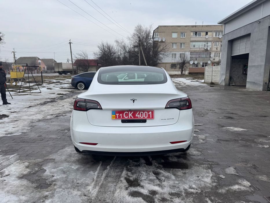 Продам Тesla model 3