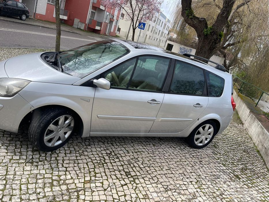 Grand Scenic ll
237.000KM