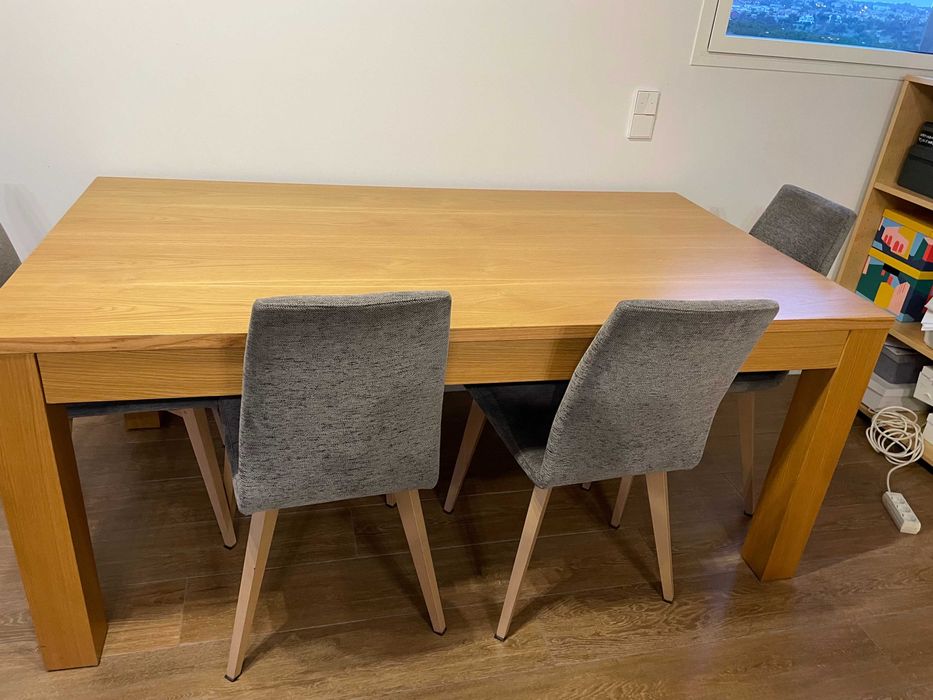 4 Cadeiras de Sala de Jantar – Venda por Mudança