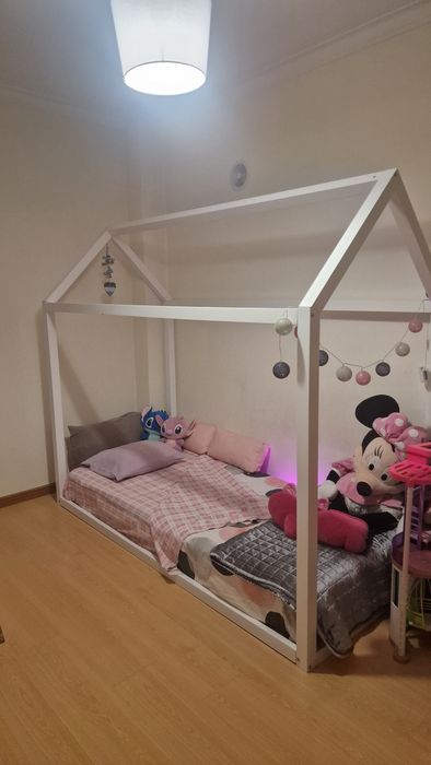 Cama em forma de casa