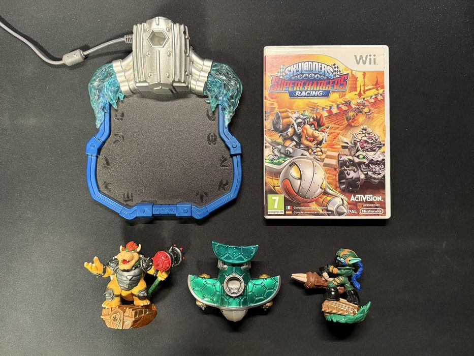 Skylanders SuperChargers Wii + Portal + 3 Figuras (c/ Bowser Raro)