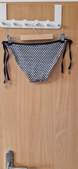 Majtki od bikini nieużywanwe.
