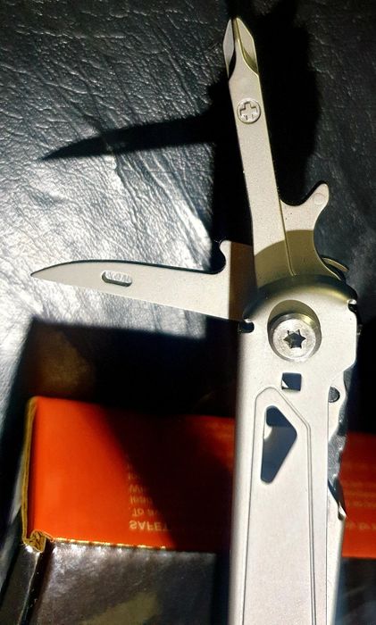 Multi Tool + чохол!