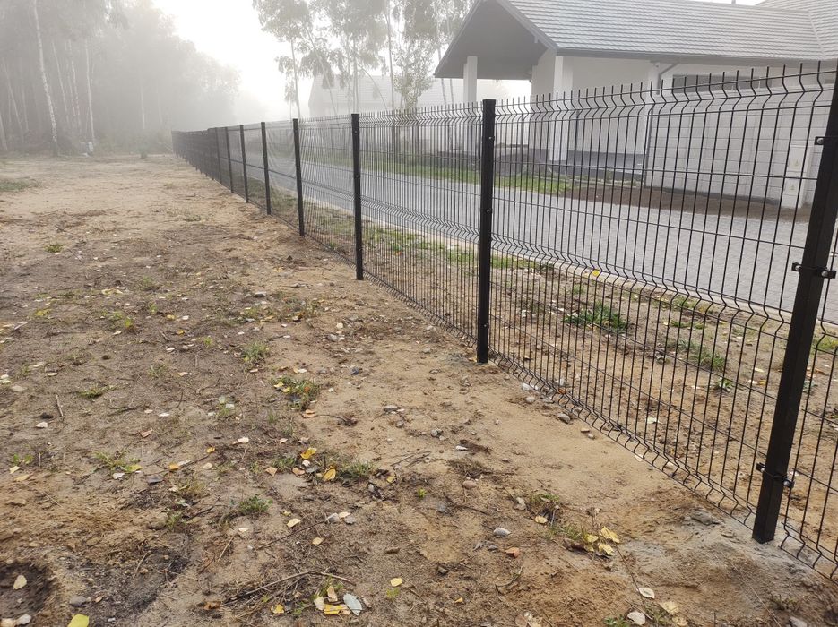 Budowa ogrodzeń panelowych