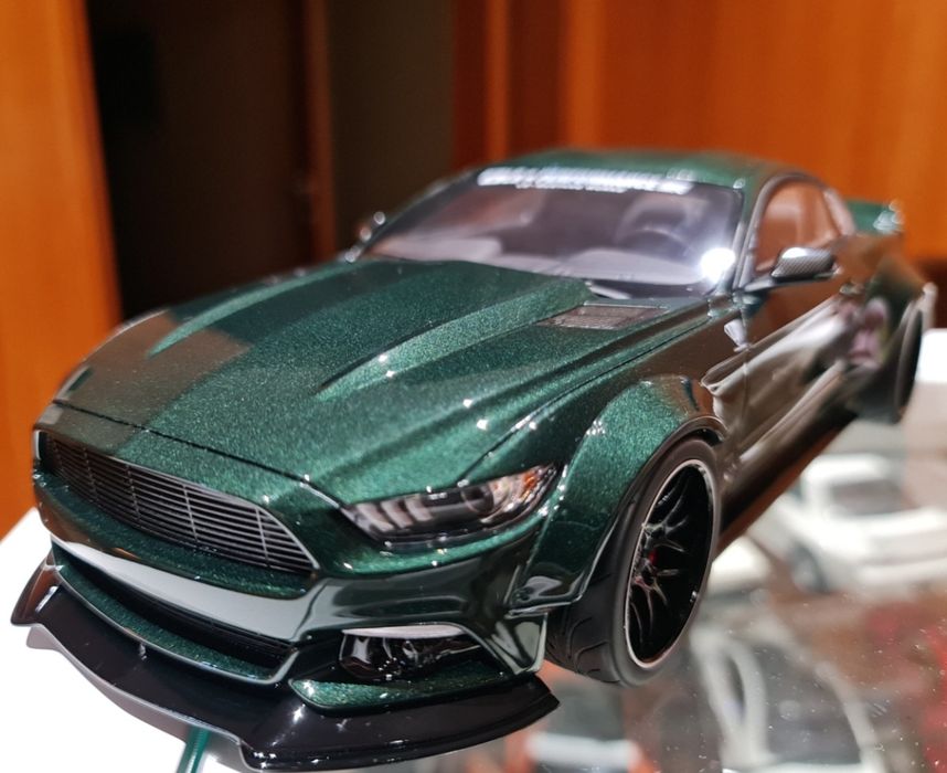 Miniatura Ford Mustang 1:18