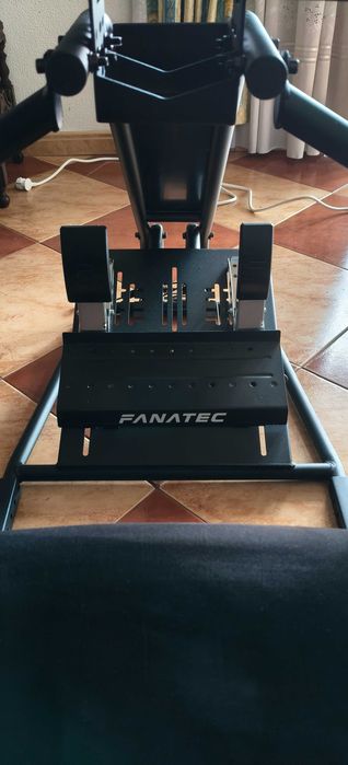 Cockpit Simulador + Fanatec CSL Pedals