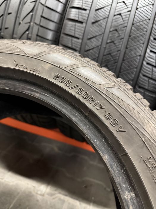 Шини Резина Зима 205/50 R17 93V Falken Eurowinter HS01