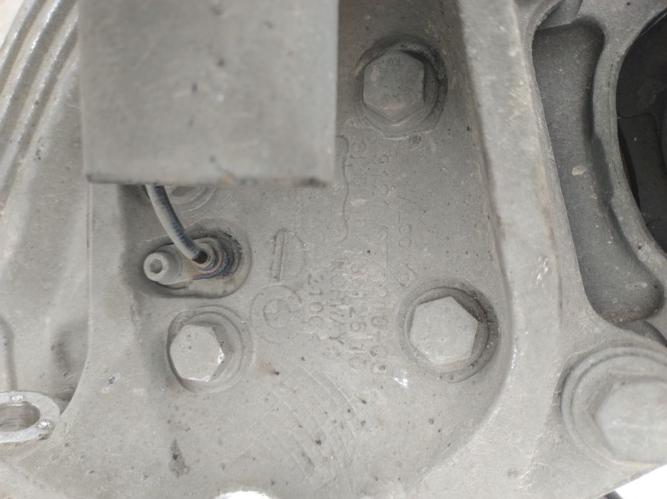 Zwrotnica amortyzator gira BMW E90 E91 Lift