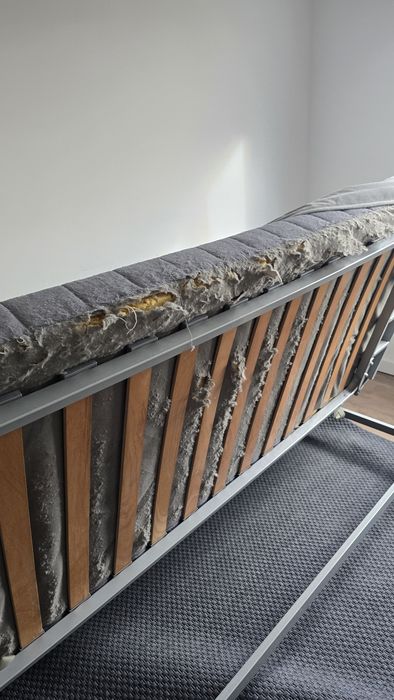 Pack Quarto: Sofá-Cama IKEA (200x140) + Tapete Cinzento (230x160)