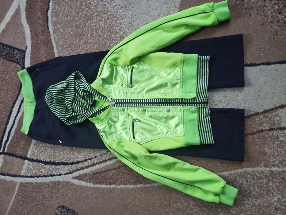 Подростковый велюровый спортивный костюм для девочки