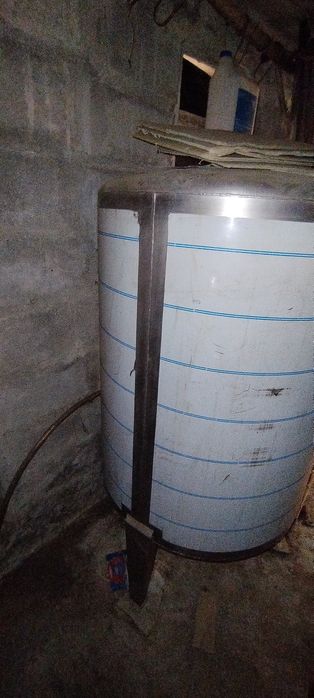 2 Cubas de inox de 550 Litros