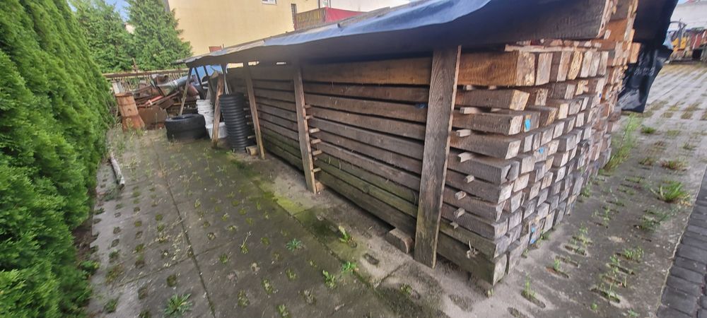 Drewno beki deski krawędziaki