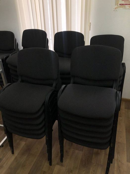 ПРОДАМ ОФІСНІ МЕБЛІ Б/У,стільці,столи,крісла,шафи,стан відмінний,Київ