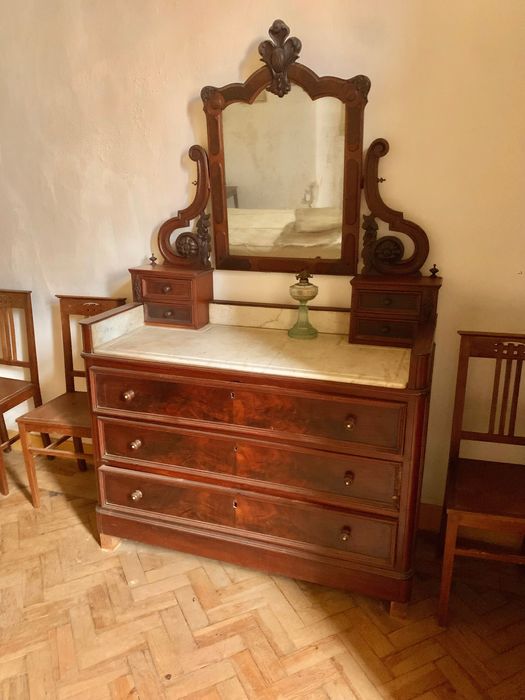 Moveis para dar Solar Seculo XIX