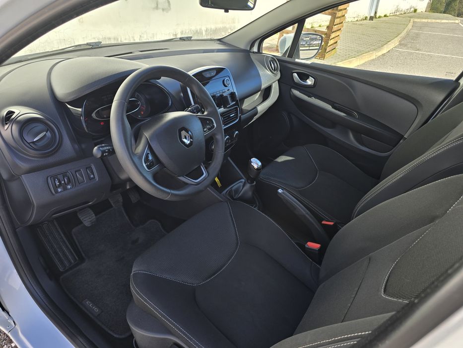Renault Clio IV 1.5 DCI Zen 2018 5 Lugares Nacional Poucos Kms Como Novo