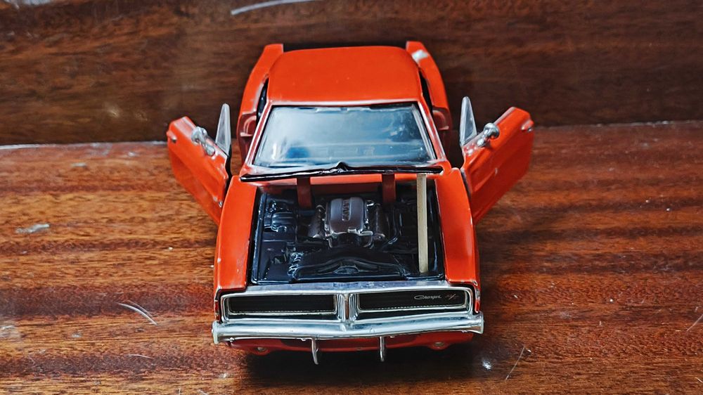 Модель Dodge Charger RT 1969 1/24 Maisto